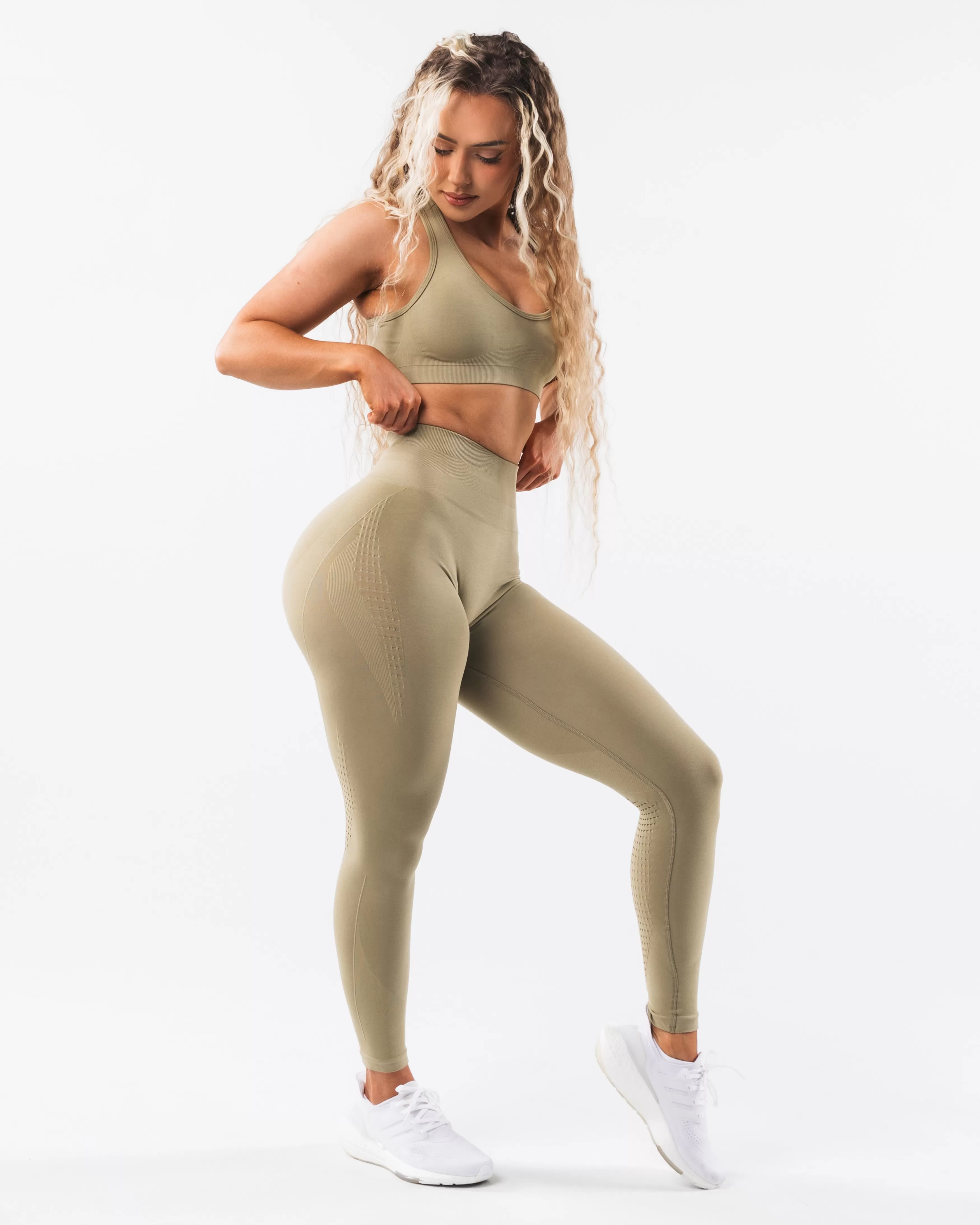 Women Alphalete Athletics Leggings>Amplify Contour Legging