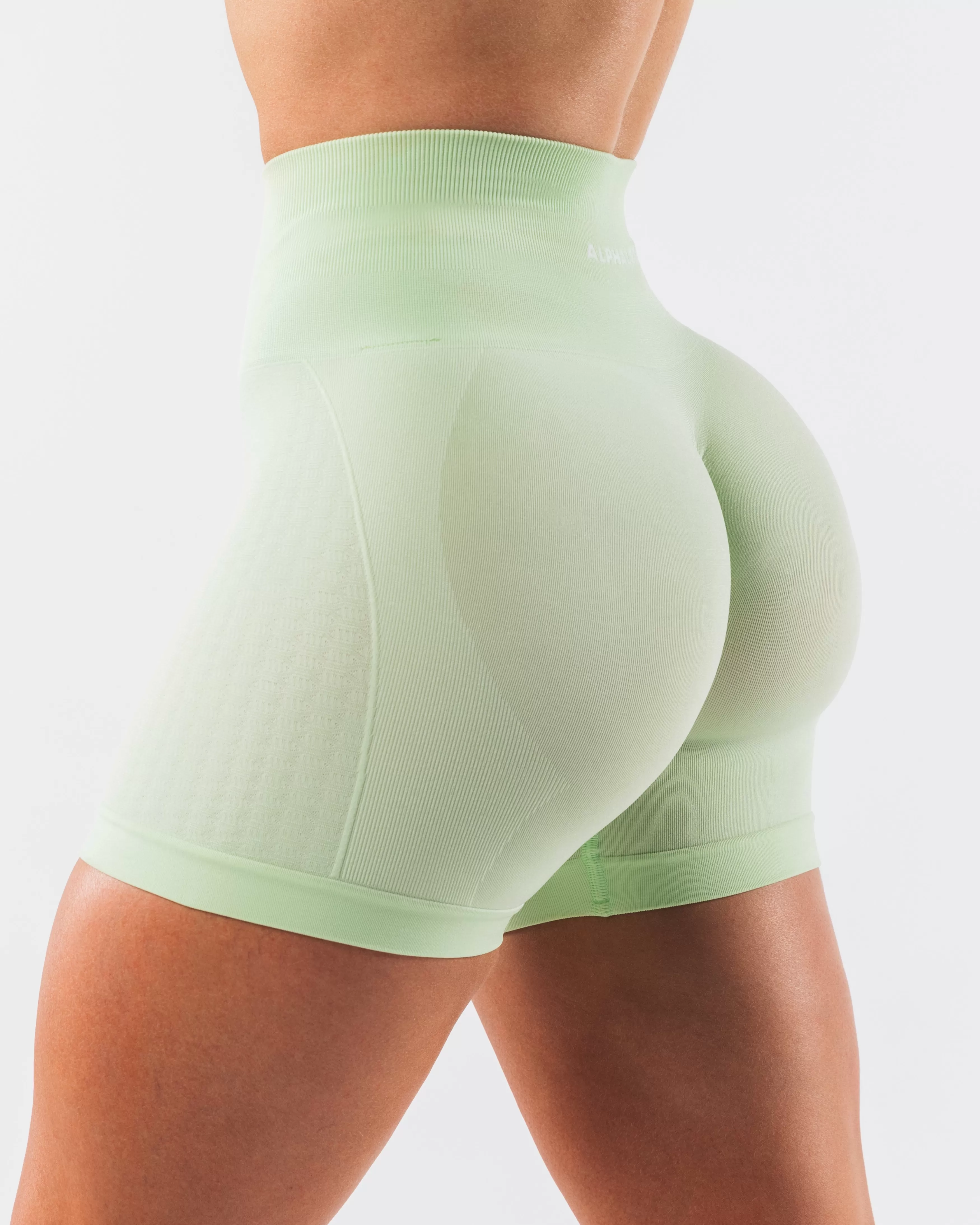 Women Alphalete Athletics Shorts>Amplify Contour Short 5"