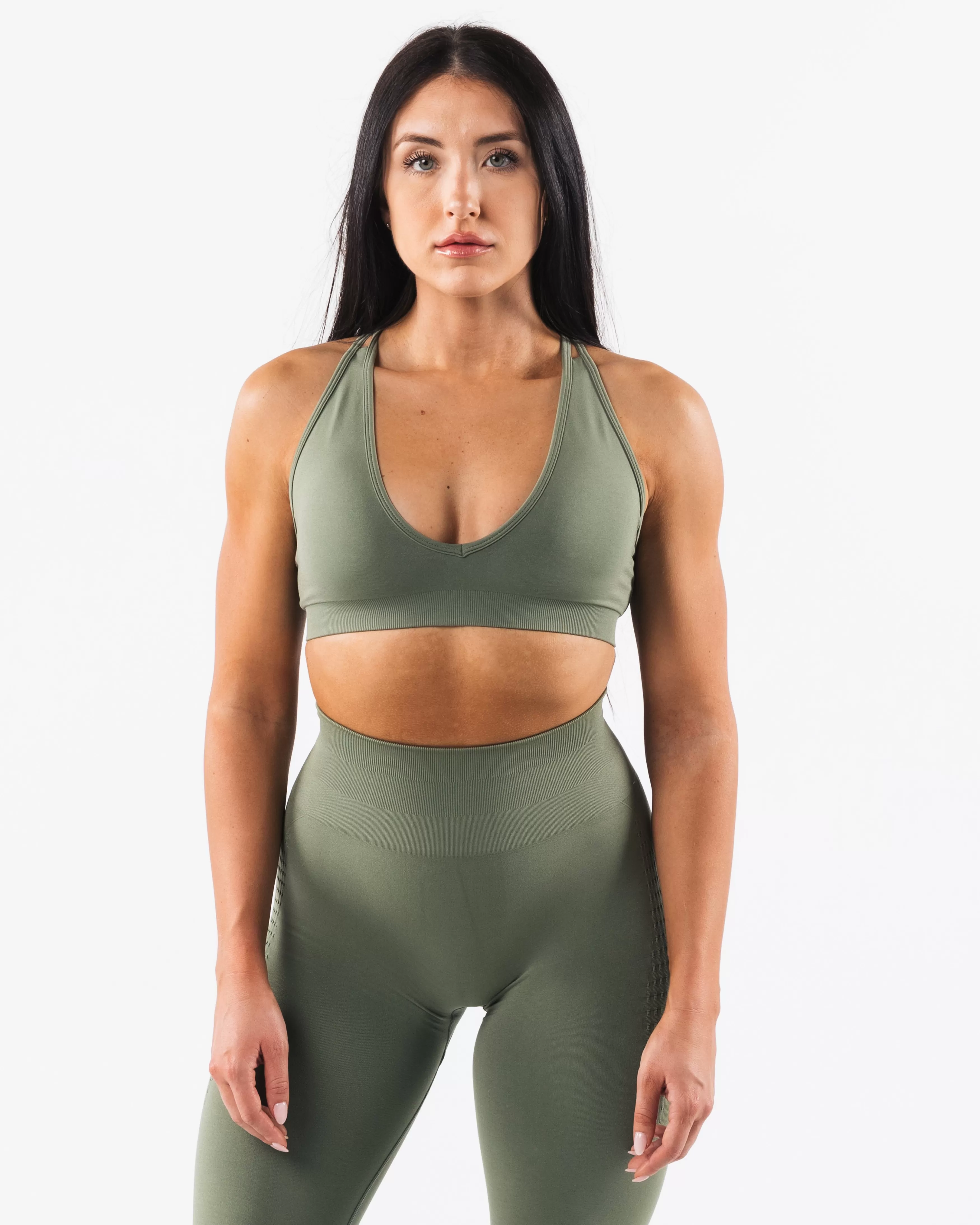 Women Alphalete Athletics Bras>Amplify Deep V Bra