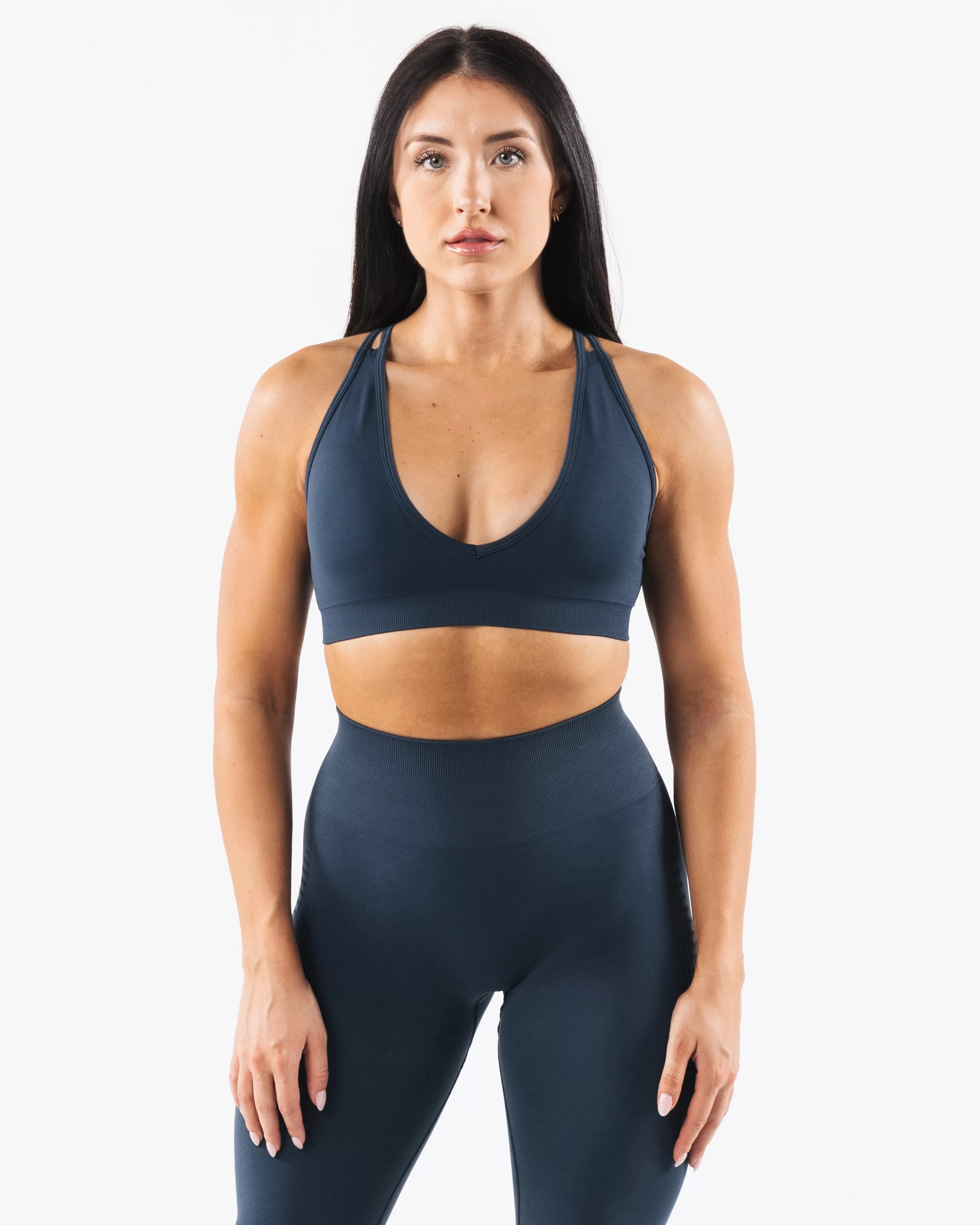 Women Alphalete Athletics Bras>Amplify Deep V Bra