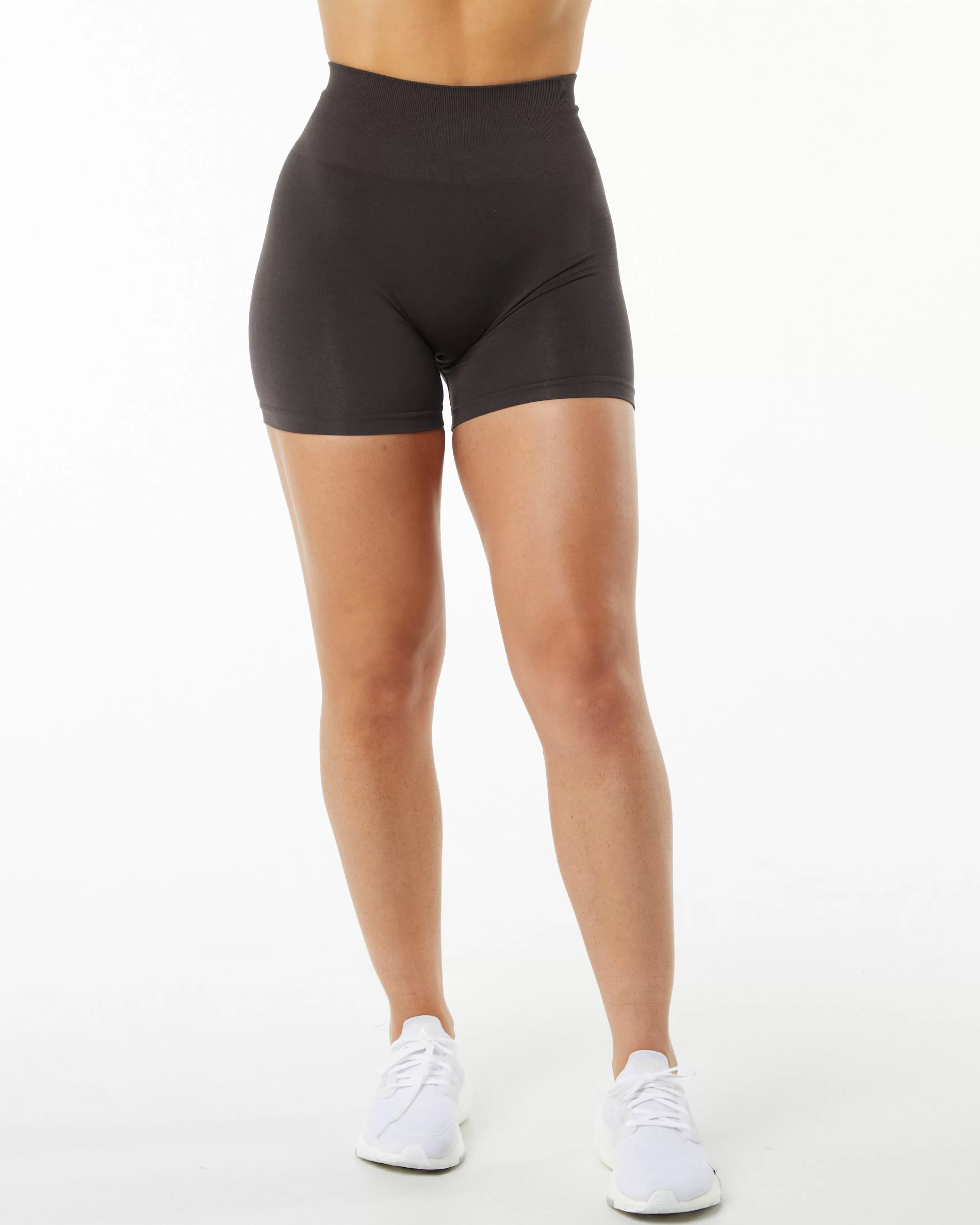 Women Alphalete Athletics Shorts>Amplify Short 4.5"