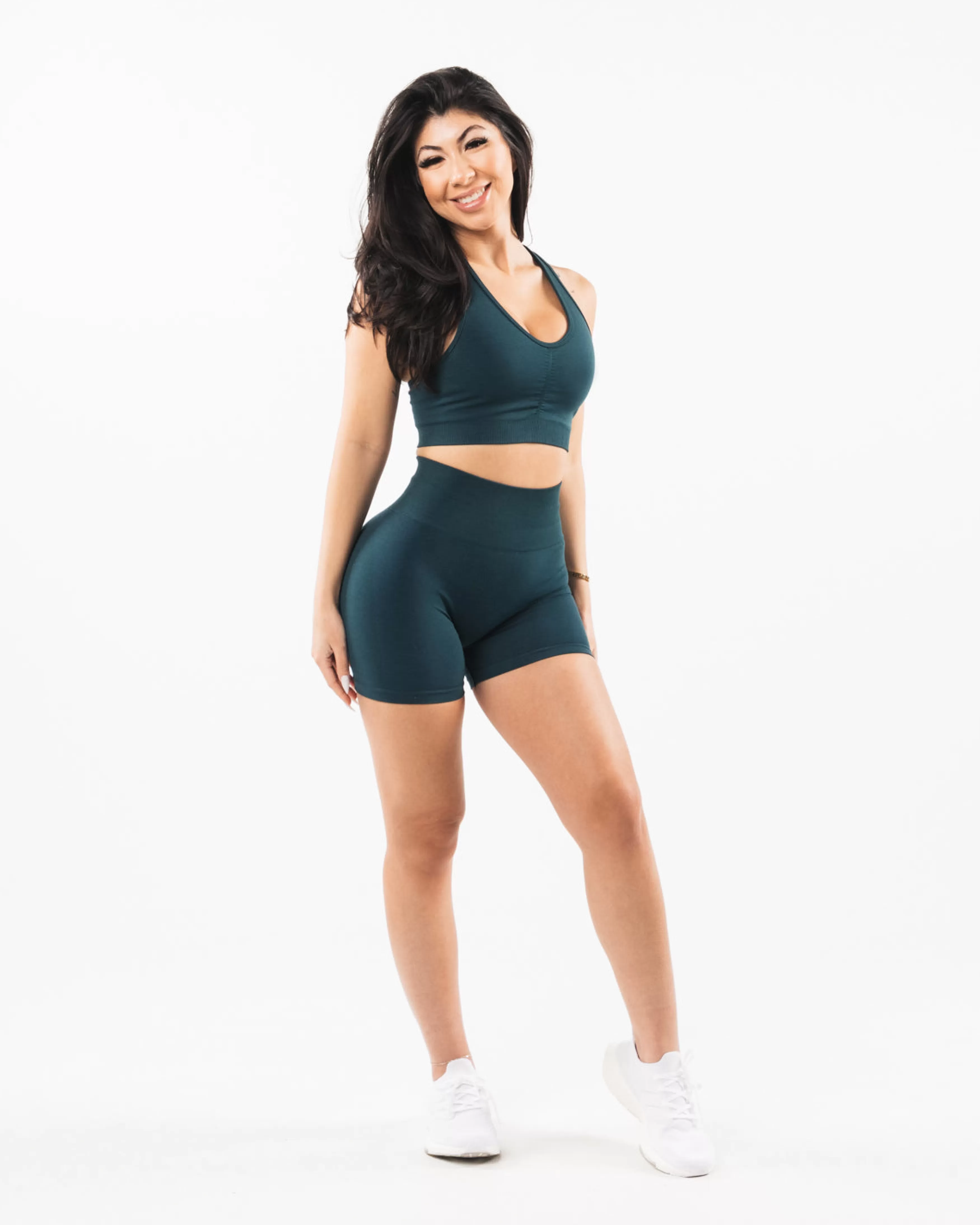 Women Alphalete Athletics Shorts>Amplify Short 4.5"