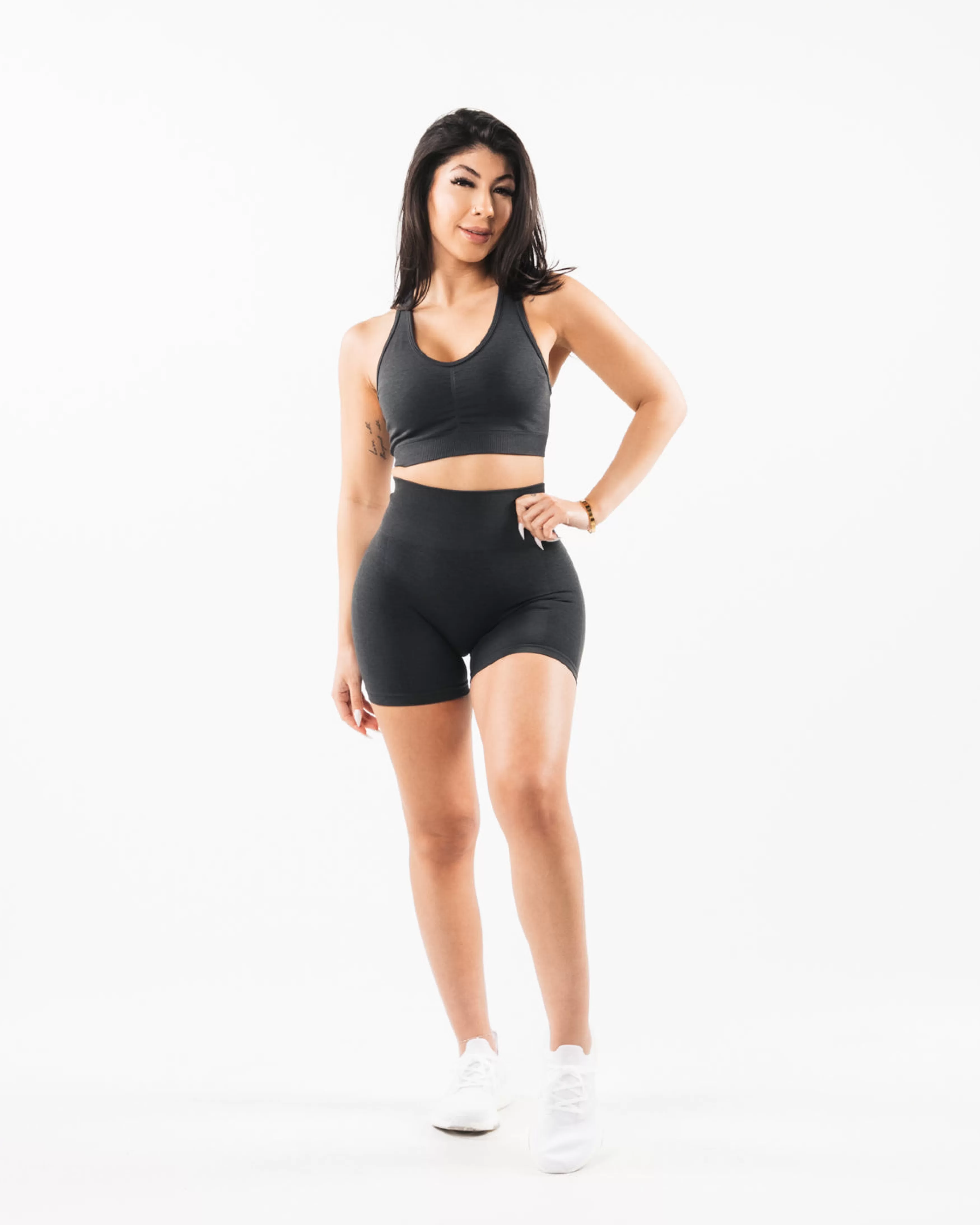 Women Alphalete Athletics Shorts>Amplify Short 4.5"