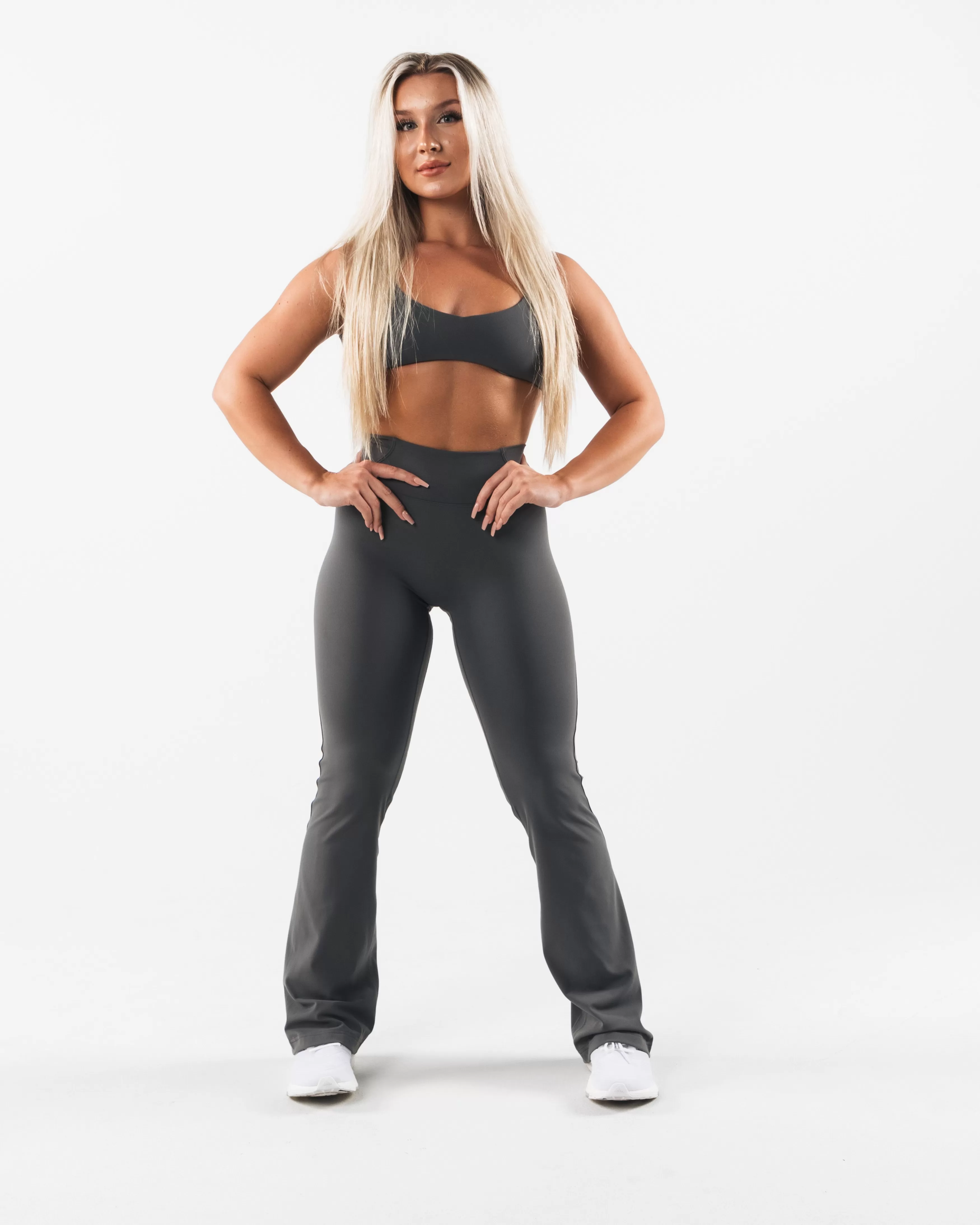 Women Alphalete Athletics Leggings>Aura Flared Pant