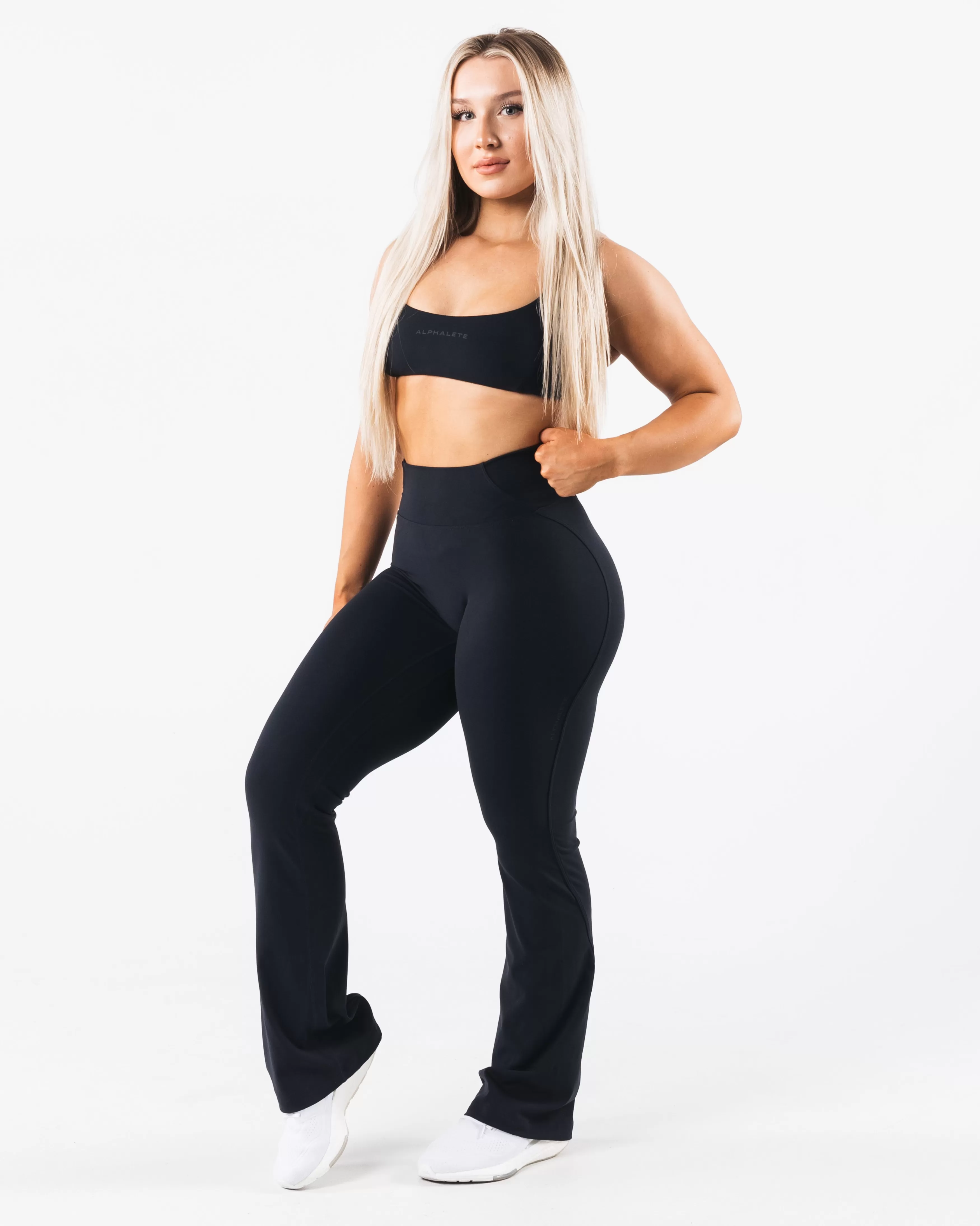 Women Alphalete Athletics Leggings>Aura Flared Pant