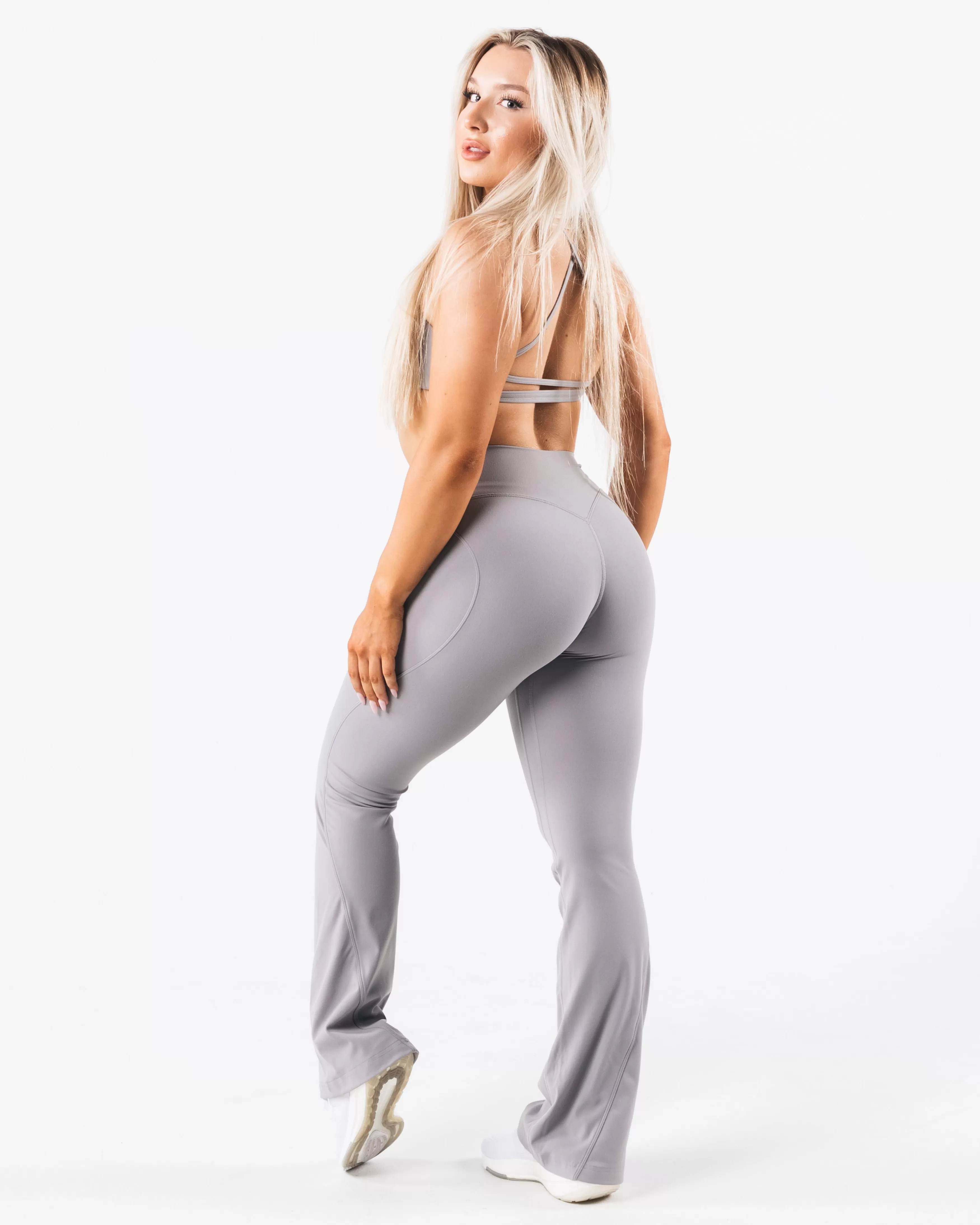 Women Alphalete Athletics Leggings>Aura Flared Pant