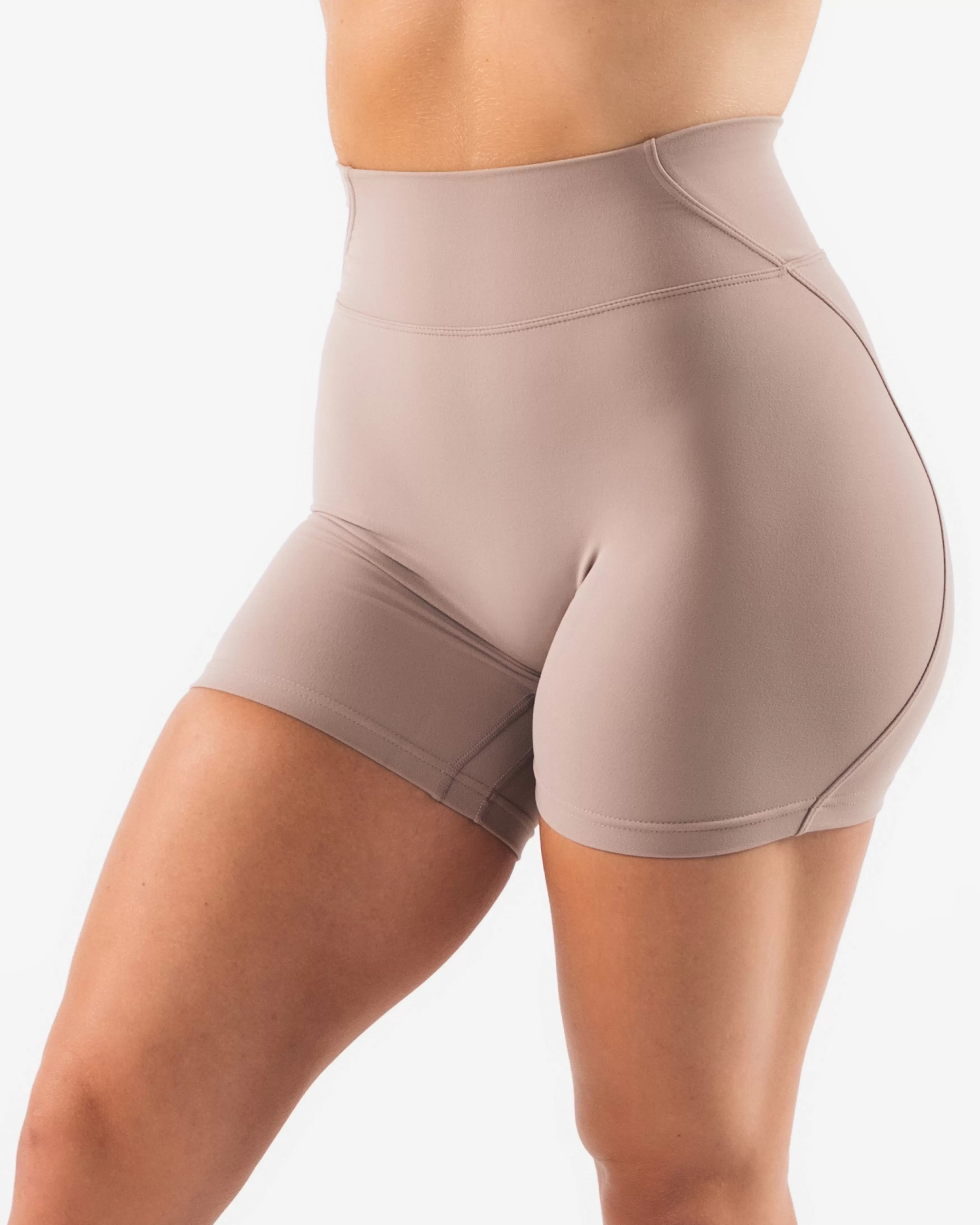 Women Alphalete Athletics Shorts>Aura Short 5"