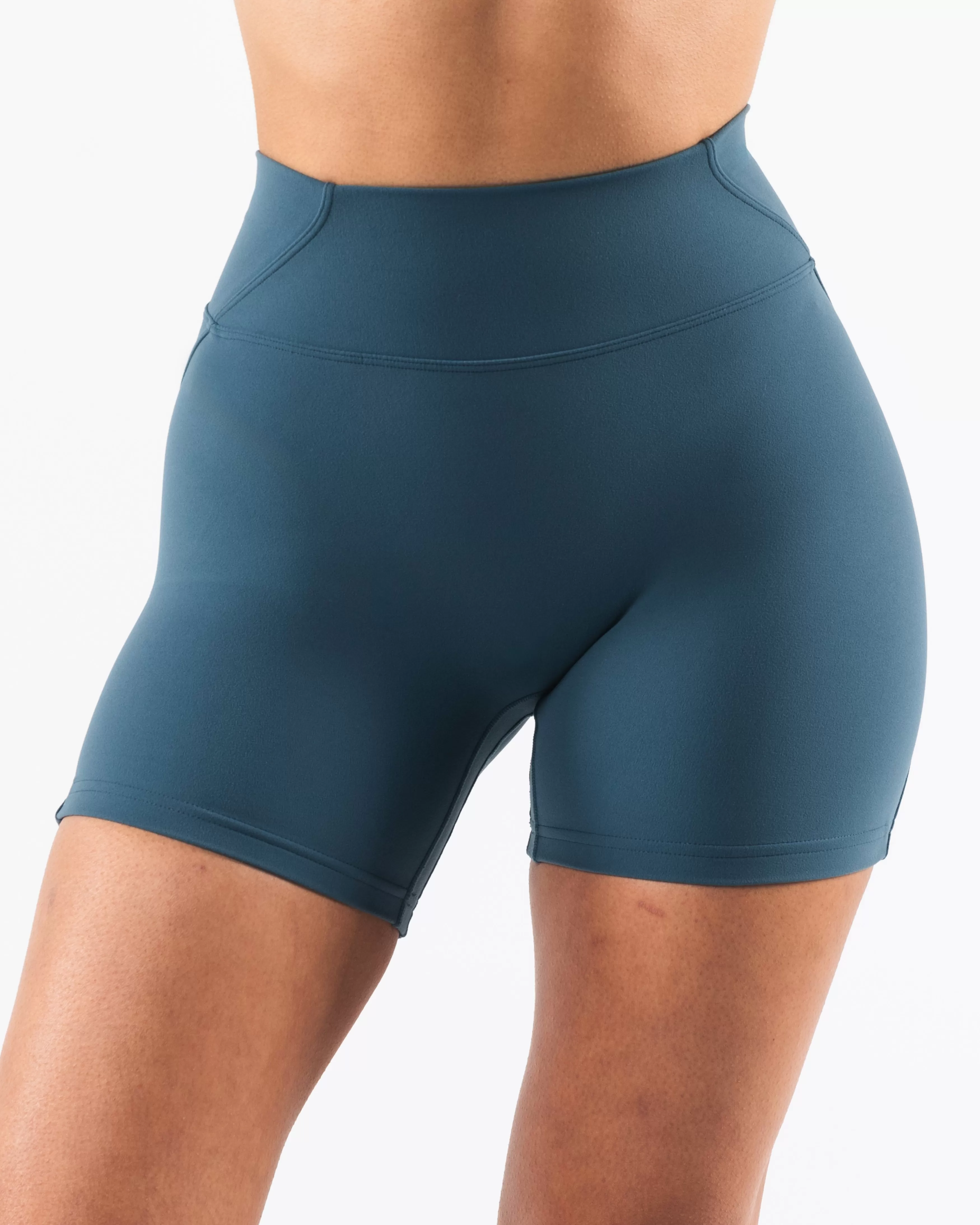 Women Alphalete Athletics Shorts>Aura Short 5"