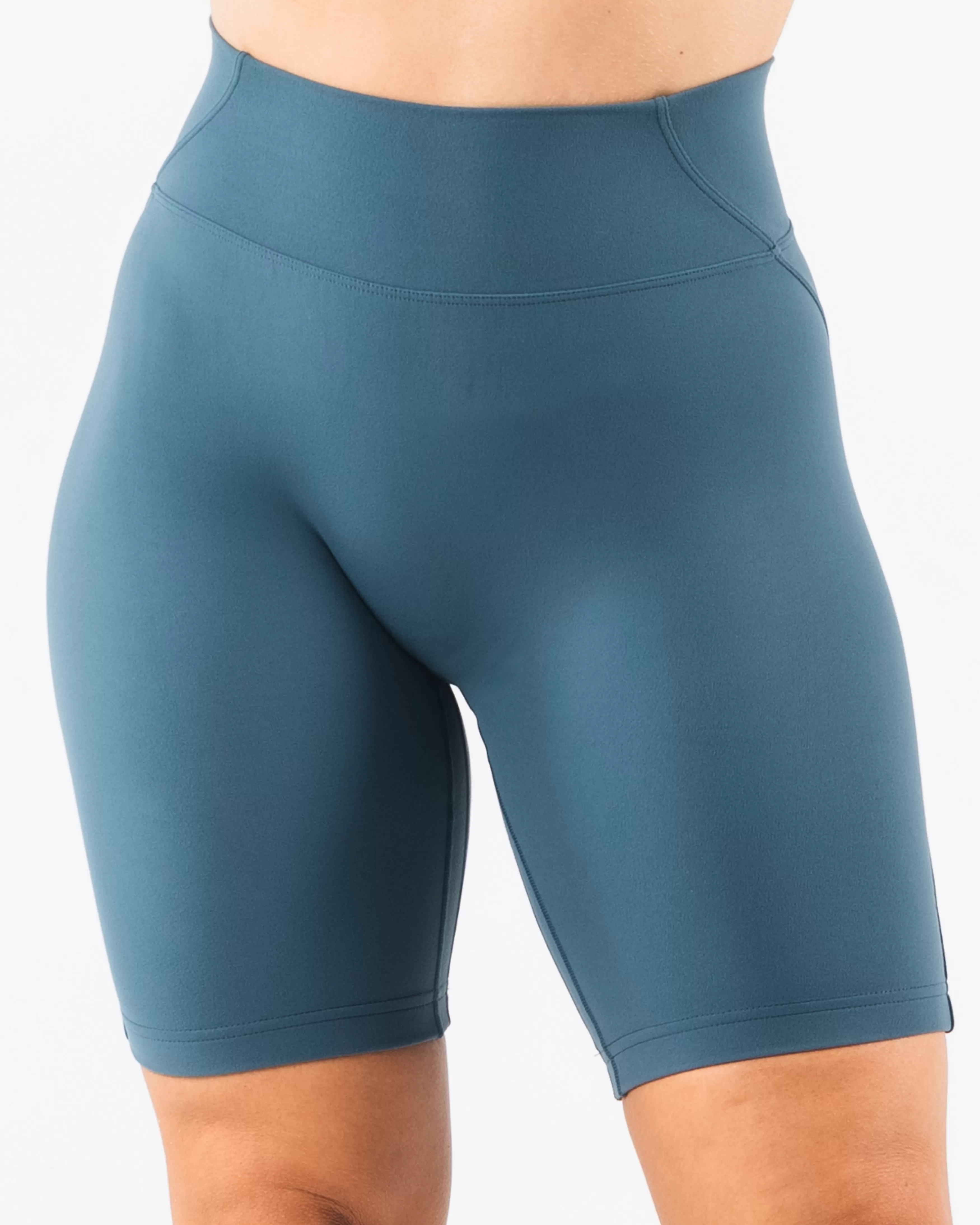 Women Alphalete Athletics Shorts>Aura Short 9"