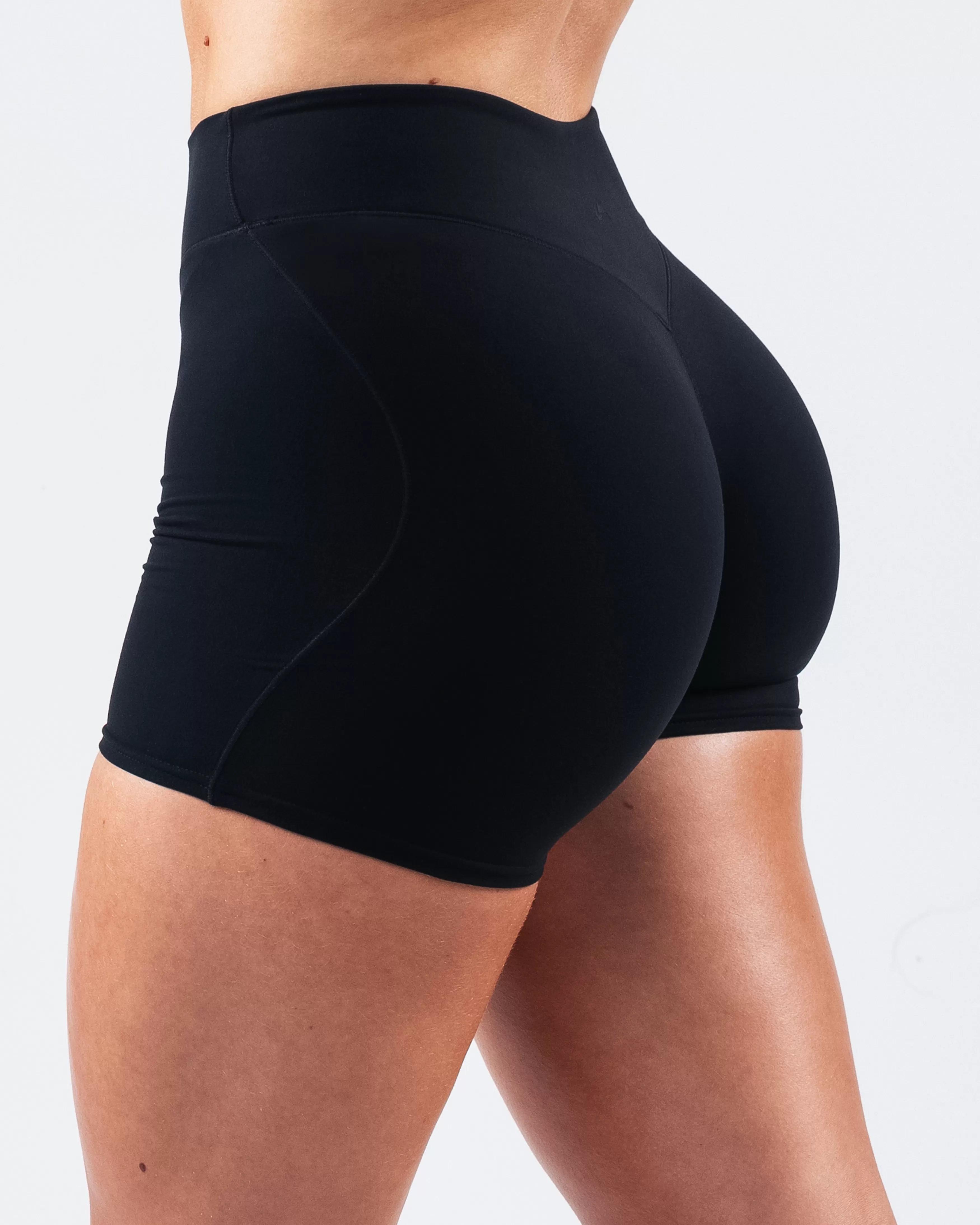 Women Alphalete Athletics Shorts>Everyday Core Short