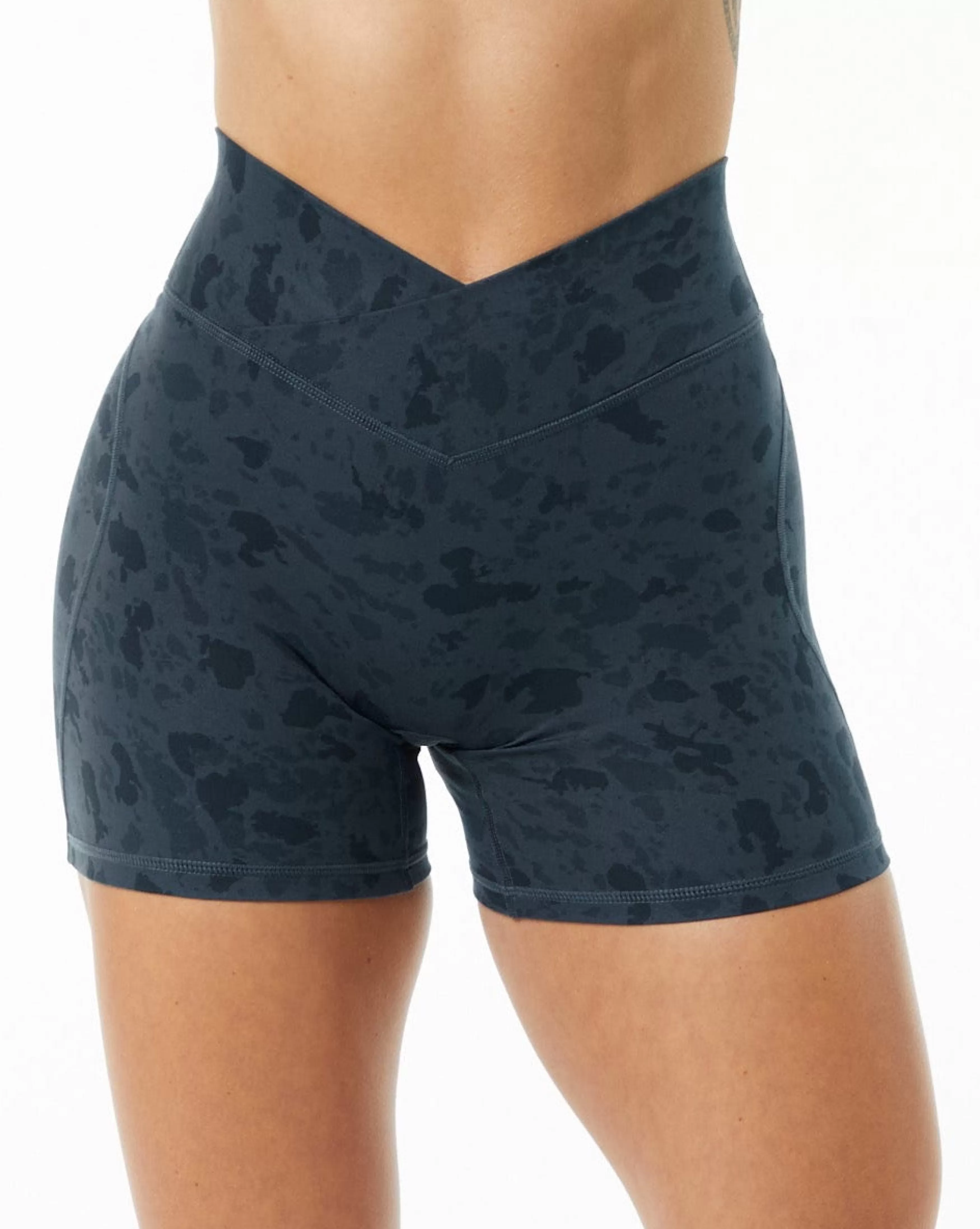 Women Alphalete Athletics Shorts>Surface Power Short 5"