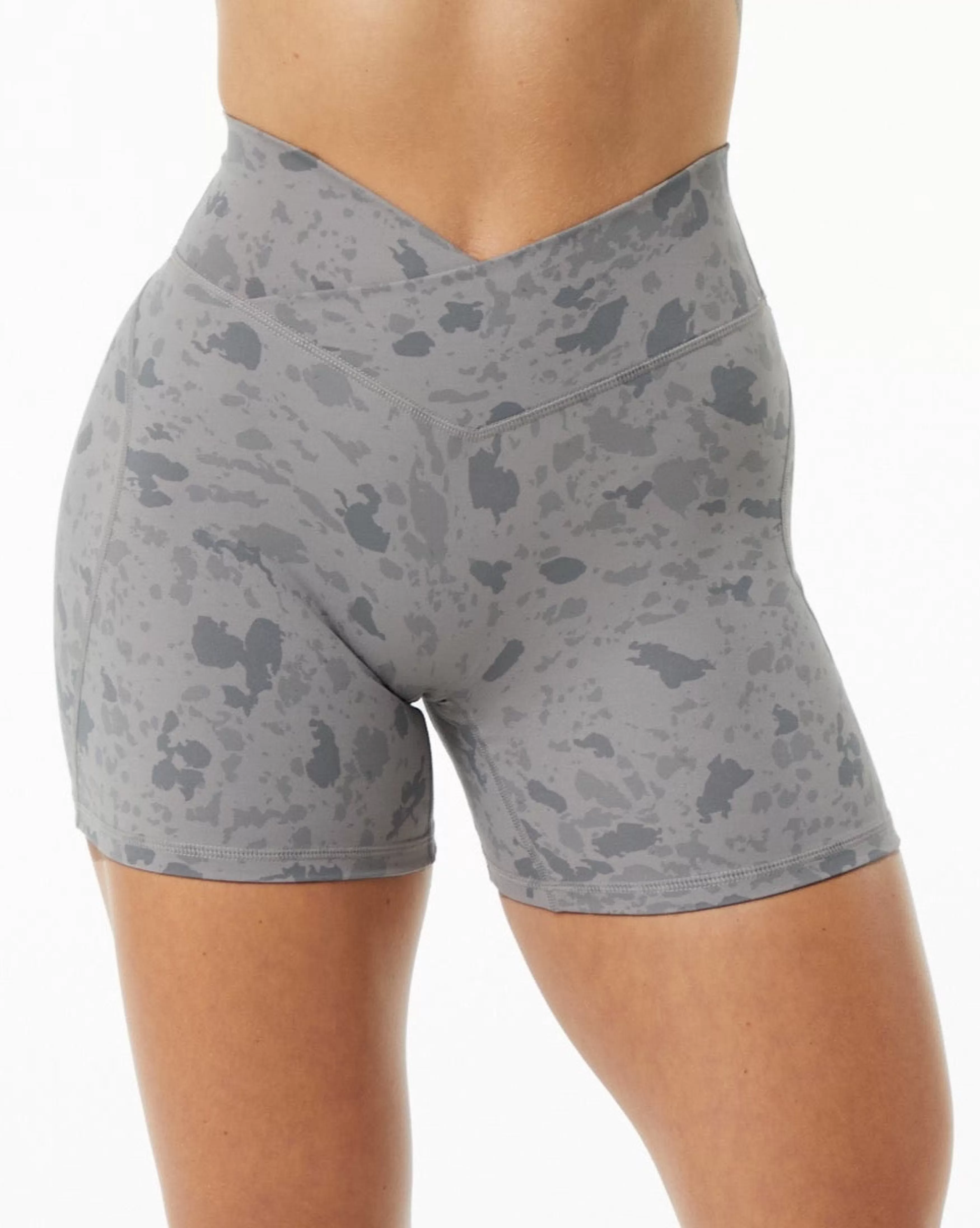 Women Alphalete Athletics Shorts>Surface Power Short 5"